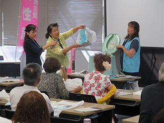 自民党県連女性部研修会